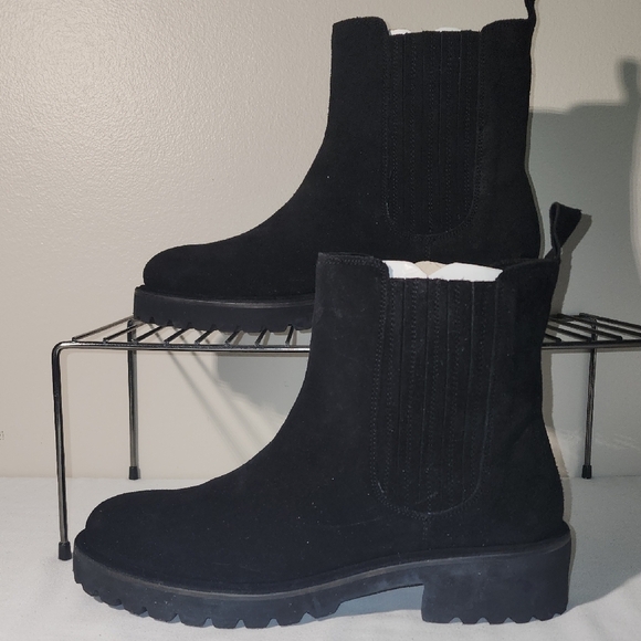 Seychelles Black Ankle Booties with Elastic Panels - Picture 3 of 6